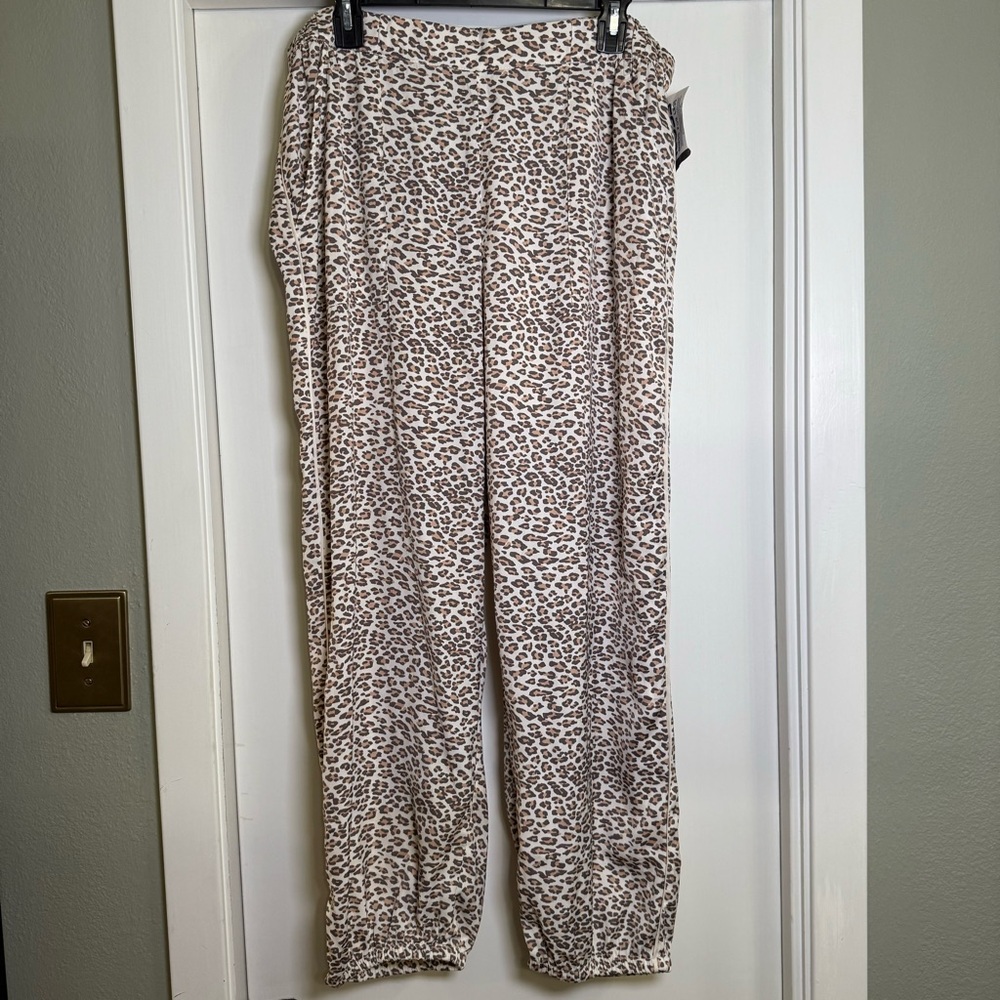 Aerie NWT cheetah silk joggers
